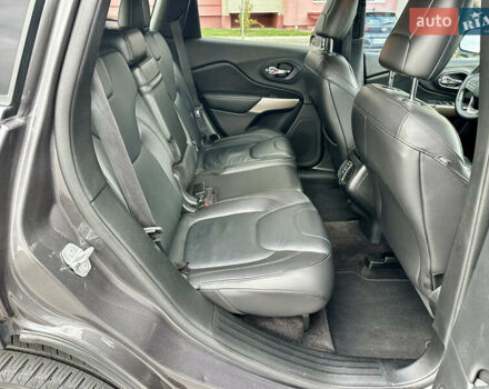 Джип Cherokee 2017 у Вінниці на Automoto.ua Сірий Джип Cherokee, об'ємом двигуна 2.4 л та пробігом 136 тис. км за 16777 $, фото 76 на Automoto.ua