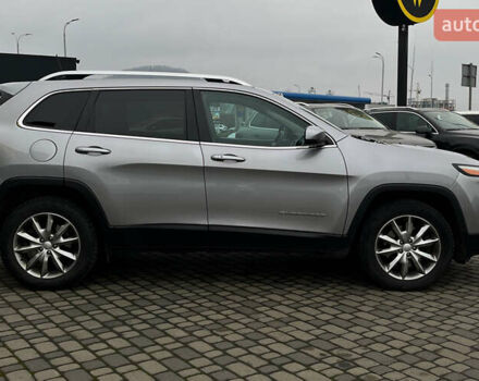 Серый Джип Чероки, объемом двигателя 2.4 л и пробегом 173 тыс. км за 16000 $, фото 7 на Automoto.ua