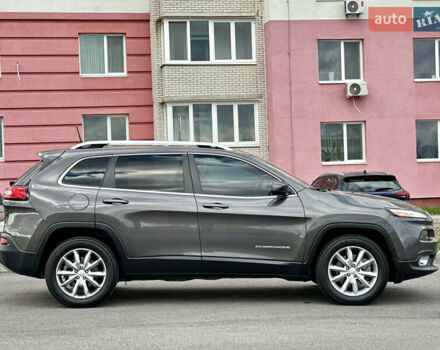 Джип Cherokee 2017 у Вінниці на Automoto.ua Сірий Джип Cherokee, об'ємом двигуна 2.4 л та пробігом 136 тис. км за 16777 $, фото 39 на Automoto.ua