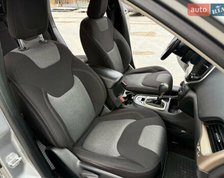 Серый Джип Чероки, объемом двигателя 2.4 л и пробегом 180 тыс. км за 13650 $, фото 25 на Automoto.ua