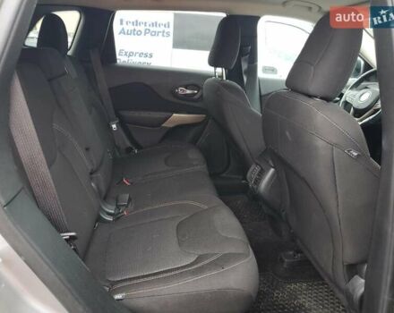 Серый Джип Чероки, объемом двигателя 3.24 л и пробегом 75 тыс. км за 3000 $, фото 10 на Automoto.ua