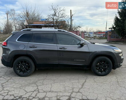 Серый Джип Чероки, объемом двигателя 2.36 л и пробегом 202 тыс. км за 12400 $, фото 1 на Automoto.ua