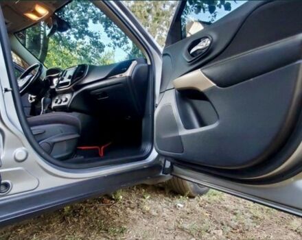 Серый Джип Чероки, объемом двигателя 2.4 л и пробегом 215 тыс. км за 13900 $, фото 9 на Automoto.ua