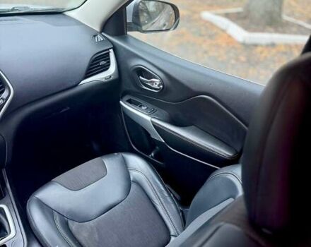 Серый Джип Чероки, объемом двигателя 2.36 л и пробегом 137 тыс. км за 14500 $, фото 14 на Automoto.ua