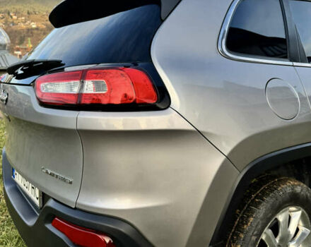 Серый Джип Чероки, объемом двигателя 3.24 л и пробегом 144 тыс. км за 17000 $, фото 4 на Automoto.ua