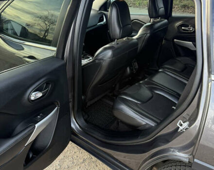 Серый Джип Чероки, объемом двигателя 2.36 л и пробегом 202 тыс. км за 12400 $, фото 12 на Automoto.ua