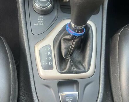 Джип Чероки 2017 в Барышевке на Automoto.ua Серый Джип Чероки, объемом двигателя 2.36 л и пробегом 175 тыс. км за 16500 $, фото 19 на Automoto.ua