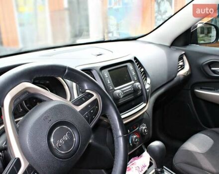 Серый Джип Чероки, объемом двигателя 2.4 л и пробегом 140 тыс. км за 15250 $, фото 10 на Automoto.ua