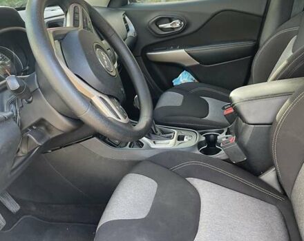 Сірий Джип Cherokee, об'ємом двигуна 2.4 л та пробігом 93 тис. км за 16500 $, фото 4 на Automoto.ua