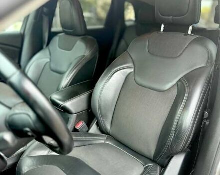 Серый Джип Чероки, объемом двигателя 2.36 л и пробегом 137 тыс. км за 14500 $, фото 19 на Automoto.ua