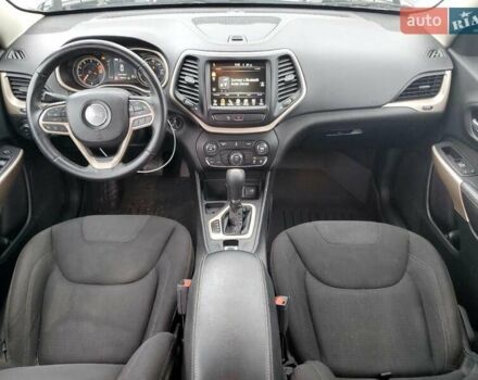 Сірий Джип Cherokee, об'ємом двигуна 2.36 л та пробігом 120 тис. км за 2800 $, фото 7 на Automoto.ua