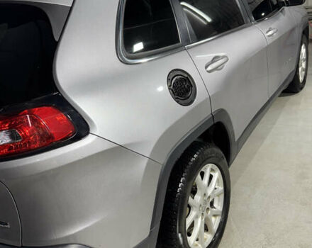 Серый Джип Чероки, объемом двигателя 2.36 л и пробегом 148 тыс. км за 11800 $, фото 7 на Automoto.ua