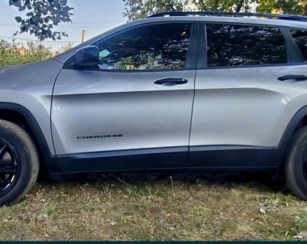 Серый Джип Чероки, объемом двигателя 2.4 л и пробегом 215 тыс. км за 13900 $, фото 3 на Automoto.ua