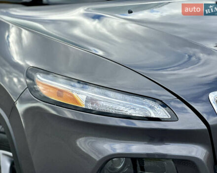 Джип Cherokee 2017 у Вінниці на Automoto.ua Сірий Джип Cherokee, об'ємом двигуна 2.4 л та пробігом 136 тис. км за 16777 $, фото 28 на Automoto.ua