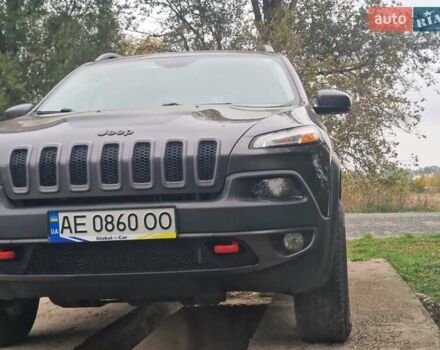Сірий Джип Cherokee, об'ємом двигуна 2.4 л та пробігом 117 тис. км за 17000 $, фото 5 на Automoto.ua