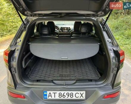 Серый Джип Чероки, объемом двигателя 3.24 л и пробегом 128 тыс. км за 16200 $, фото 13 на Automoto.ua