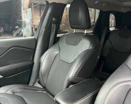 Сірий Джип Cherokee, об'ємом двигуна 2.36 л та пробігом 100 тис. км за 14000 $, фото 7 на Automoto.ua