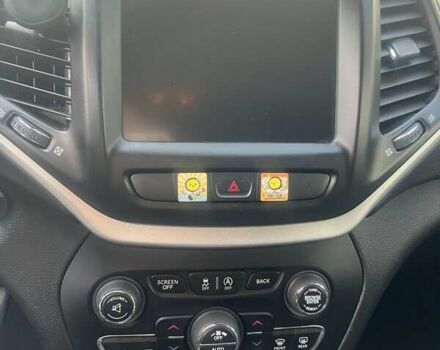 Джип Чероки 2017 в Барышевке на Automoto.ua Серый Джип Чероки, объемом двигателя 2.36 л и пробегом 175 тыс. км за 16500 $, фото 20 на Automoto.ua