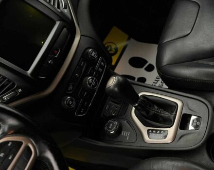 Серый Джип Чероки, объемом двигателя 2.4 л и пробегом 173 тыс. км за 16000 $, фото 13 на Automoto.ua