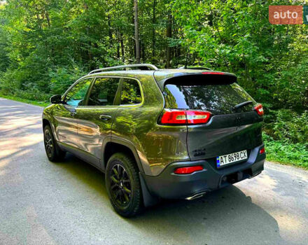 Серый Джип Чероки, объемом двигателя 3.24 л и пробегом 133 тыс. км за 15000 $, фото 1 на Automoto.ua