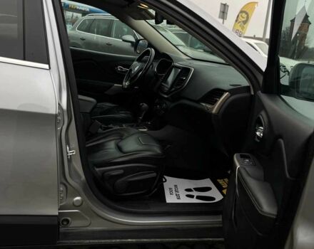 Серый Джип Чероки, объемом двигателя 2.4 л и пробегом 173 тыс. км за 16000 $, фото 11 на Automoto.ua