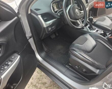 Сірий Джип Cherokee, об'ємом двигуна 3.24 л та пробігом 134 тис. км за 16900 $, фото 11 на Automoto.ua