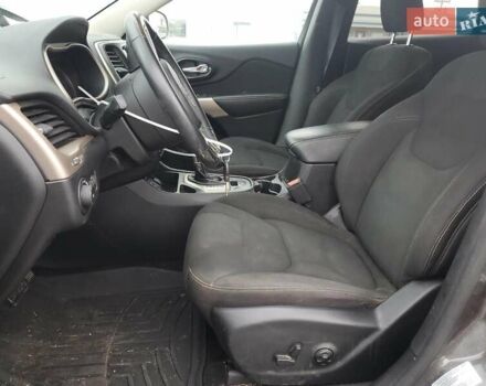 Сірий Джип Cherokee, об'ємом двигуна 2.36 л та пробігом 120 тис. км за 2800 $, фото 6 на Automoto.ua