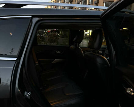 Серый Джип Чероки, объемом двигателя 3.24 л и пробегом 143 тыс. км за 16300 $, фото 9 на Automoto.ua