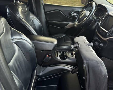 Серый Джип Чероки, объемом двигателя 3.24 л и пробегом 144 тыс. км за 17000 $, фото 24 на Automoto.ua