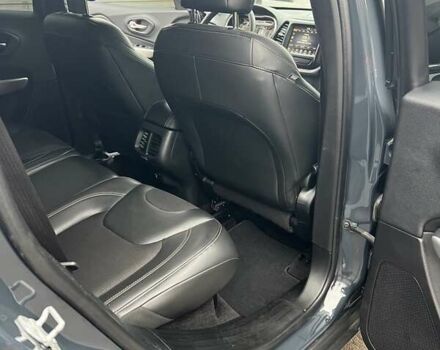 Сірий Джип Cherokee, об'ємом двигуна 2.36 л та пробігом 100 тис. км за 14000 $, фото 10 на Automoto.ua