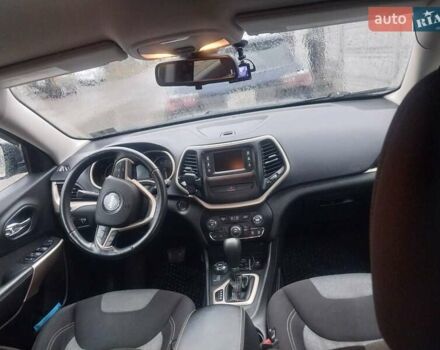 Сірий Джип Cherokee, об'ємом двигуна 3.24 л та пробігом 155 тис. км за 17500 $, фото 8 на Automoto.ua