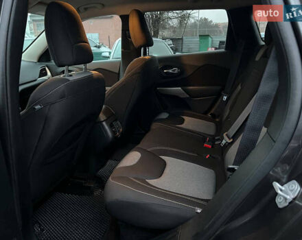 Серый Джип Чероки, объемом двигателя 3.24 л и пробегом 106 тыс. км за 14700 $, фото 13 на Automoto.ua