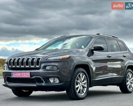 Джип Cherokee 2017 у Вінниці на Automoto.ua Сірий Джип Cherokee, об'ємом двигуна 2.4 л та пробігом 136 тис. км за 16777 $, фото 35 на Automoto.ua