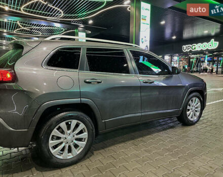 Серый Джип Чероки, объемом двигателя 3.24 л и пробегом 201 тыс. км за 16300 $, фото 41 на Automoto.ua
