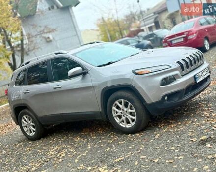 Серый Джип Чероки, объемом двигателя 2.36 л и пробегом 137 тыс. км за 14500 $, фото 1 на Automoto.ua