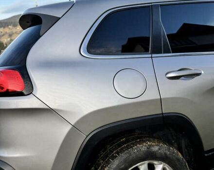 Серый Джип Чероки, объемом двигателя 3.24 л и пробегом 144 тыс. км за 17000 $, фото 3 на Automoto.ua