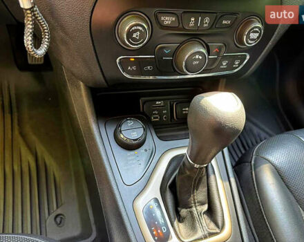 Серый Джип Чероки, объемом двигателя 3.24 л и пробегом 133 тыс. км за 15000 $, фото 10 на Automoto.ua