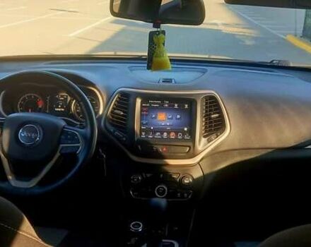 Серый Джип Чероки, объемом двигателя 2.36 л и пробегом 178 тыс. км за 15600 $, фото 5 на Automoto.ua