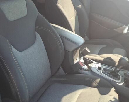 Серый Джип Чероки, объемом двигателя 2.4 л и пробегом 130 тыс. км за 16300 $, фото 7 на Automoto.ua