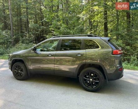 Серый Джип Чероки, объемом двигателя 3.24 л и пробегом 128 тыс. км за 16200 $, фото 3 на Automoto.ua