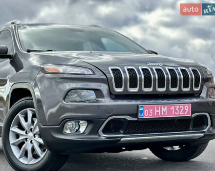Джип Cherokee 2017 у Вінниці на Automoto.ua Сірий Джип Cherokee, об'ємом двигуна 2.4 л та пробігом 136 тис. км за 16777 $, фото 30 на Automoto.ua