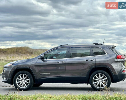 Джип Cherokee 2017 у Вінниці на Automoto.ua Сірий Джип Cherokee, об'ємом двигуна 2.4 л та пробігом 136 тис. км за 16777 $, фото 33 на Automoto.ua