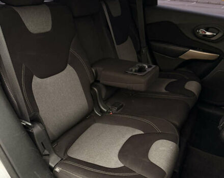 Сірий Джип Cherokee, об'ємом двигуна 2.36 л та пробігом 140 тис. км за 12500 $, фото 28 на Automoto.ua