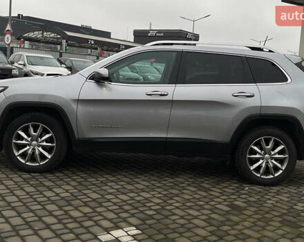 Серый Джип Чероки, объемом двигателя 2.4 л и пробегом 173 тыс. км за 16000 $, фото 3 на Automoto.ua