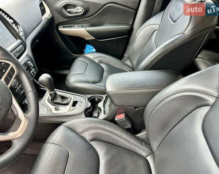 Джип Cherokee 2017 у Вінниці на Automoto.ua Сірий Джип Cherokee, об'ємом двигуна 2.4 л та пробігом 136 тис. км за 16777 $, фото 54 на Automoto.ua