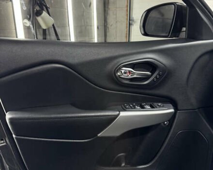 Серый Джип Чероки, объемом двигателя 3.24 л и пробегом 201 тыс. км за 16300 $, фото 127 на Automoto.ua