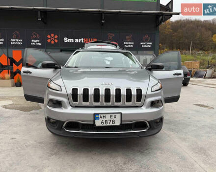Серый Джип Чероки, объемом двигателя 2.4 л и пробегом 180 тыс. км за 13650 $, фото 9 на Automoto.ua