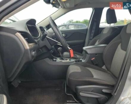 Сірий Джип Cherokee, об'ємом двигуна 2.36 л та пробігом 180 тис. км за 7700 $, фото 11 на Automoto.ua