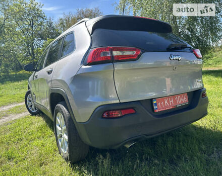 Сірий Джип Cherokee, об'ємом двигуна 2.4 л та пробігом 123 тис. км за 12950 $, фото 15 на Automoto.ua