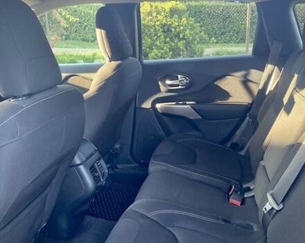 Серый Джип Чероки, объемом двигателя 2.36 л и пробегом 139 тыс. км за 13500 $, фото 9 на Automoto.ua